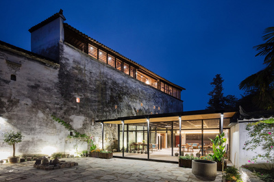 一座近三百年徽派老建筑改造的民宿酒店